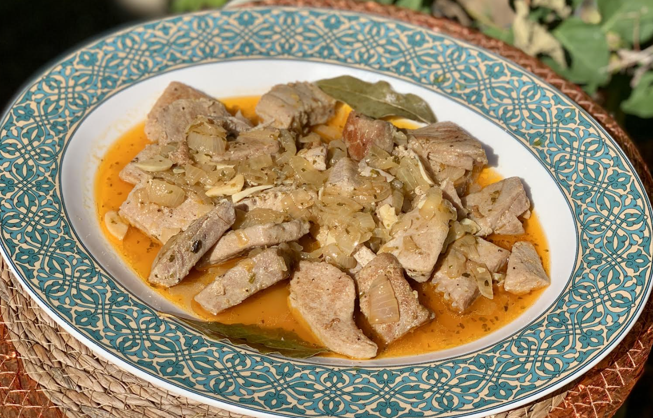 La auténtica receta de atún encebollado, un plato con muchos beneficios para la salud.