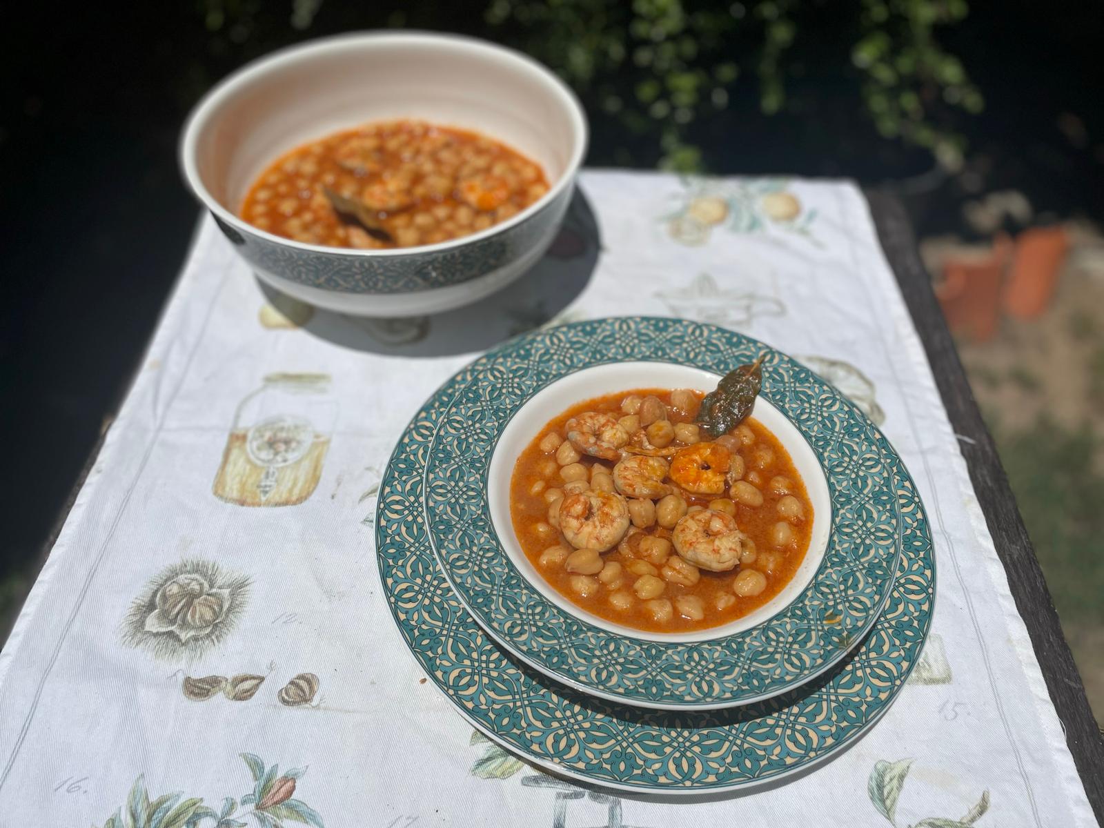Otra manera de cocinar los garbanzos con langostinos.