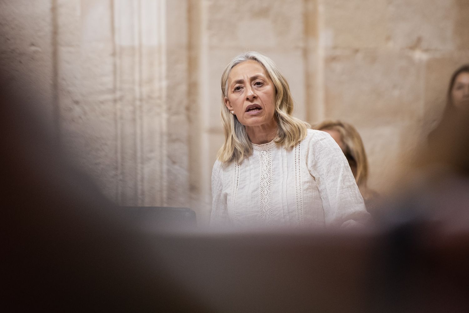 Rocío Hernández, consejera de Salud, en un Pleno en el Parlamento de Andalucía.