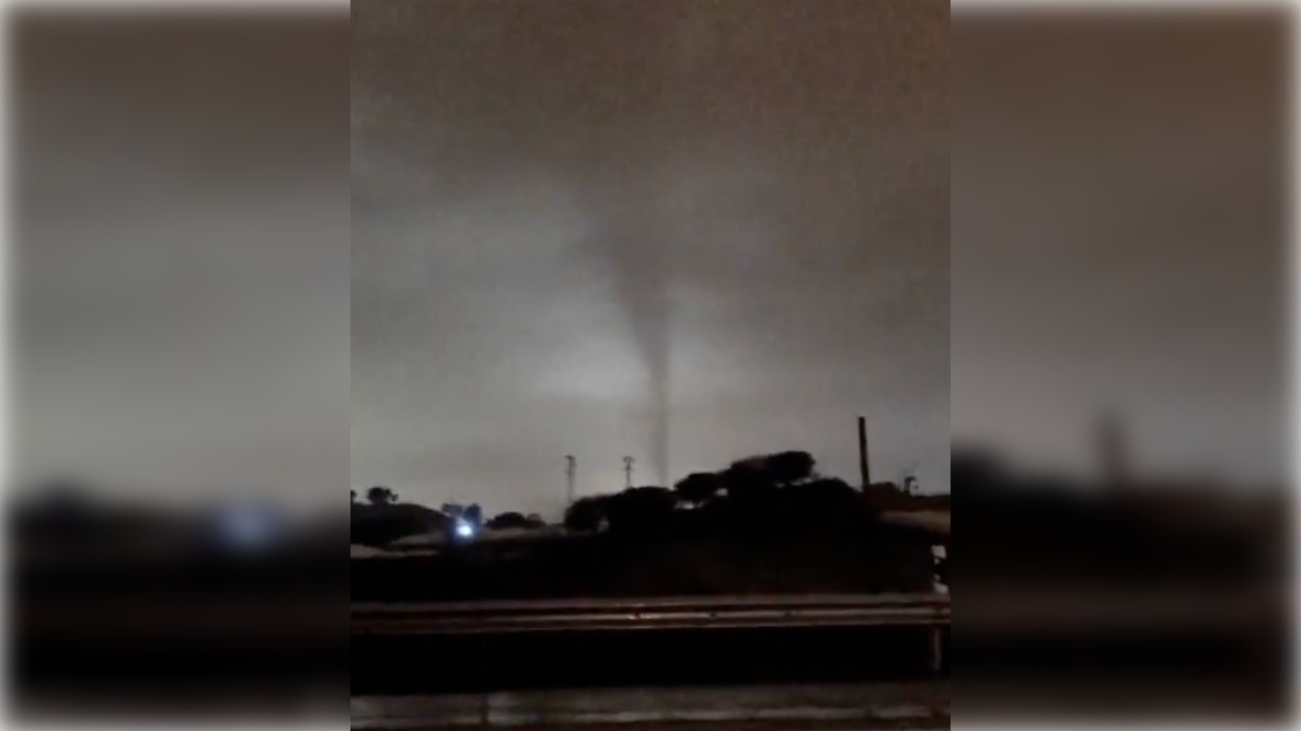 Imagen de archivo de un tornado en Huelva.