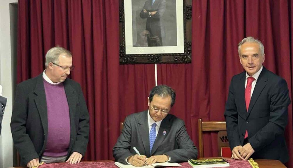 firma honor villaluenga japon