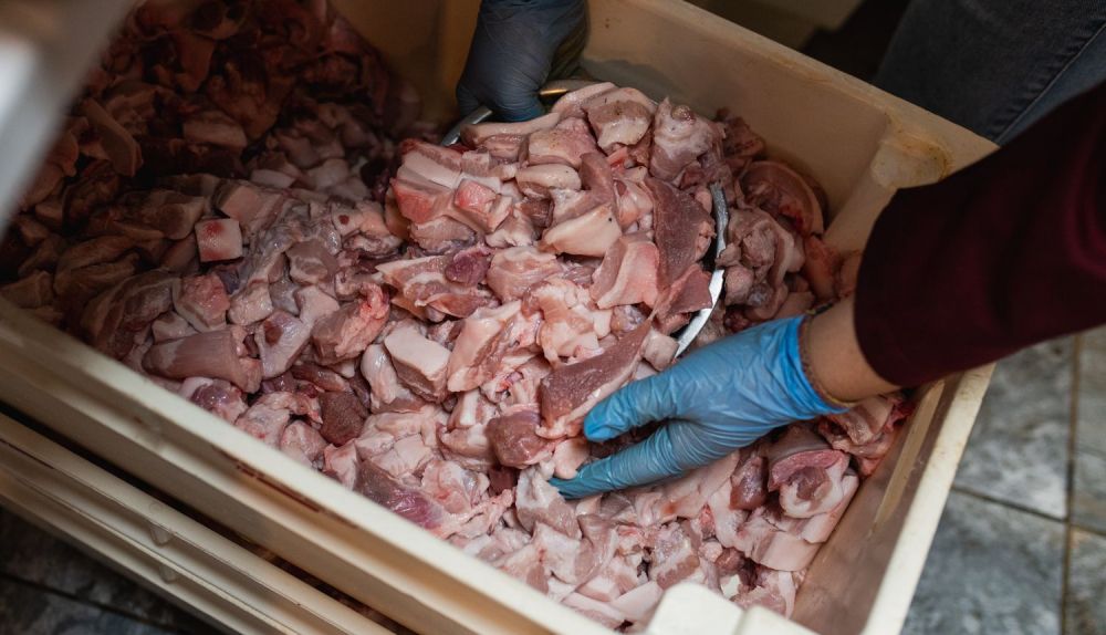 CHICHARRONES MERCADO SAN BERNARDO 3