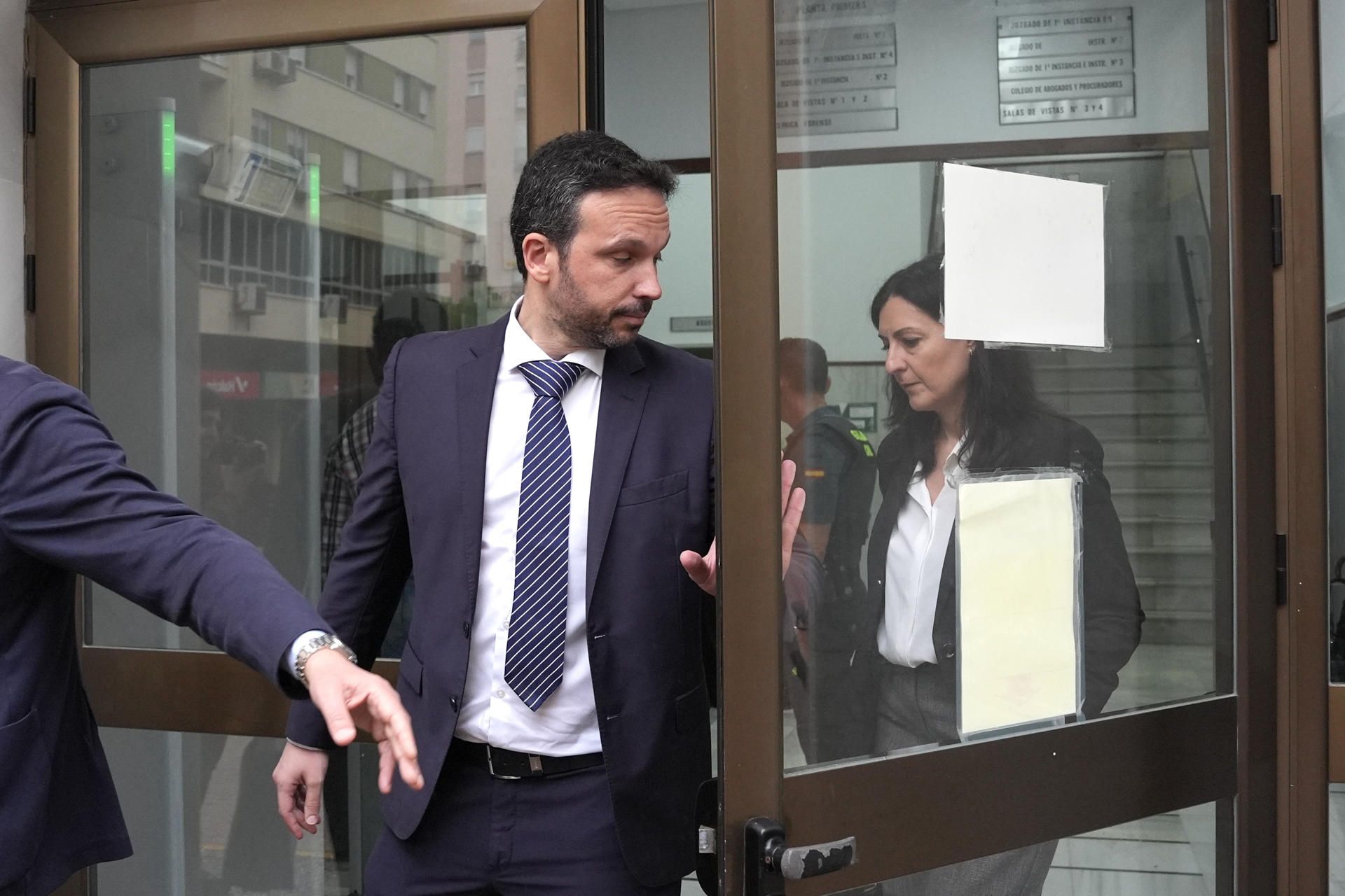 El director económico de la central de compras del Servicio Andaluz de Salud en Cádiz, Demetrio González Mera, a la salida del Juzgado de Instruccíón número 3