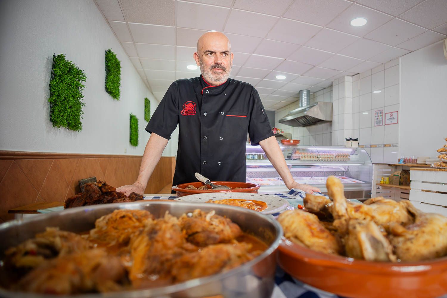 Enrique Padilla, un chef que ahora prepara comidas para llevar.