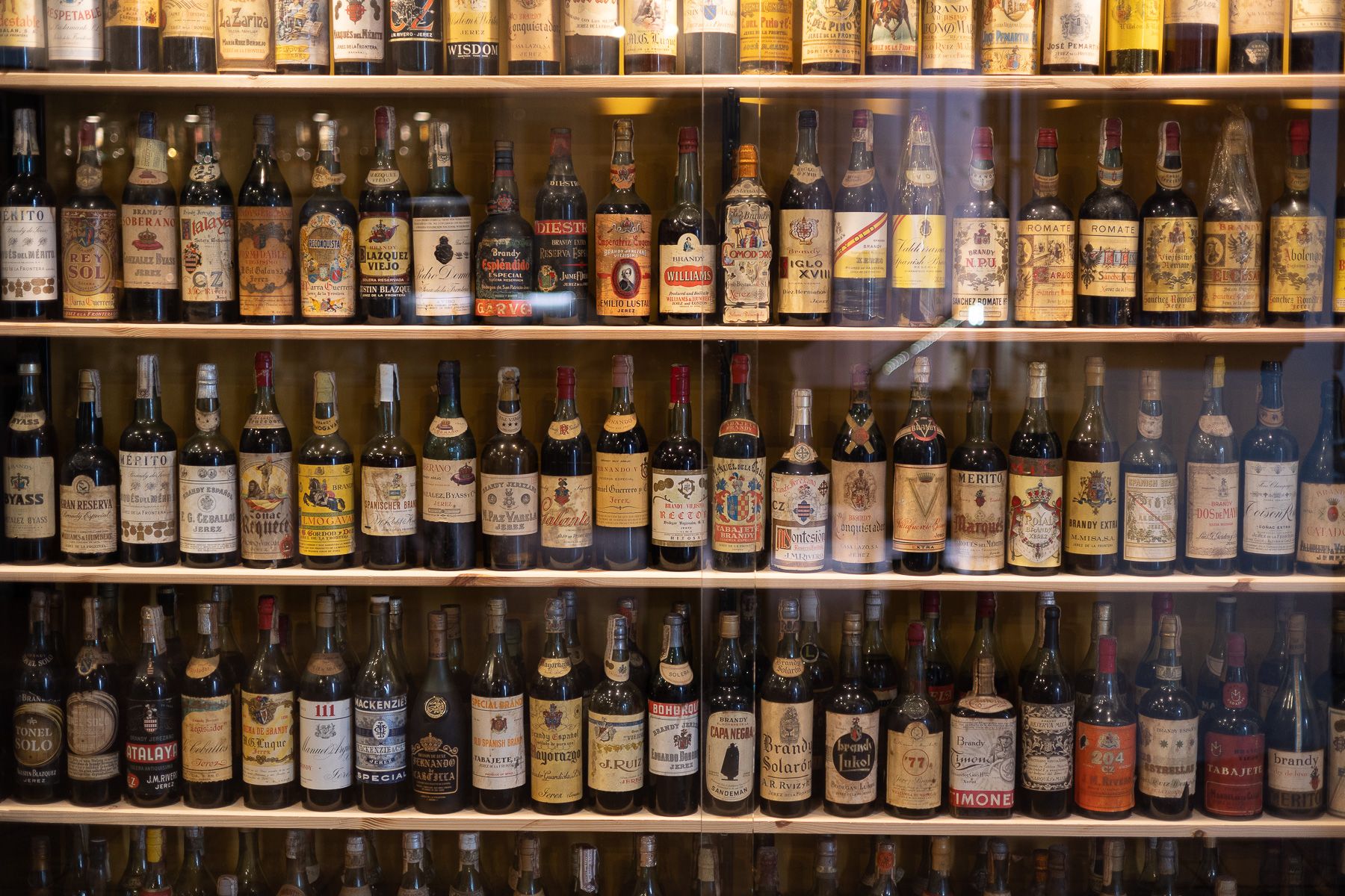 Fulgencio Meseguer compra La Galería del Jerez, un tesoro de 17.000 piezas vinculadas al Marco.