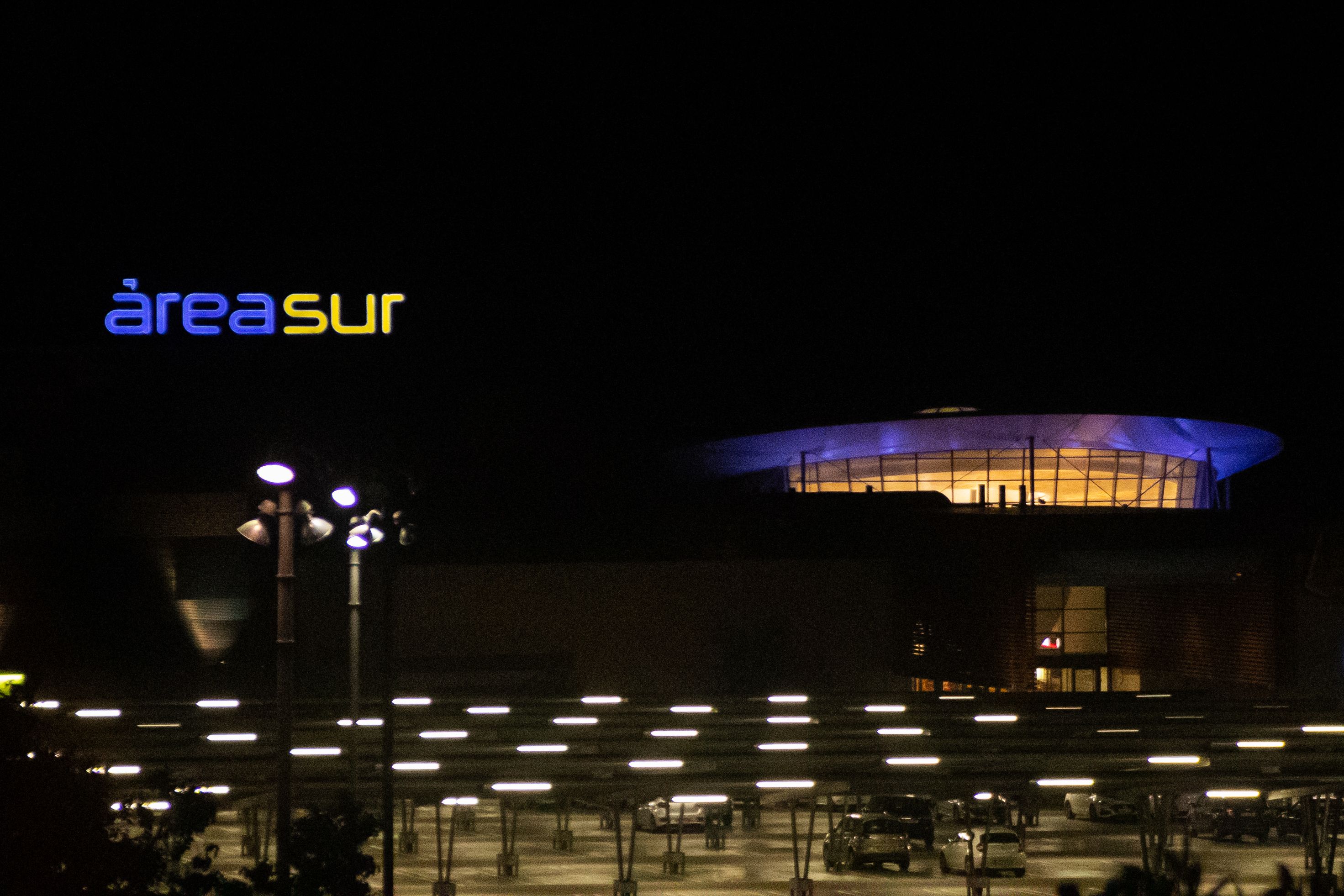 Exterior del centro comercial en Jerez.